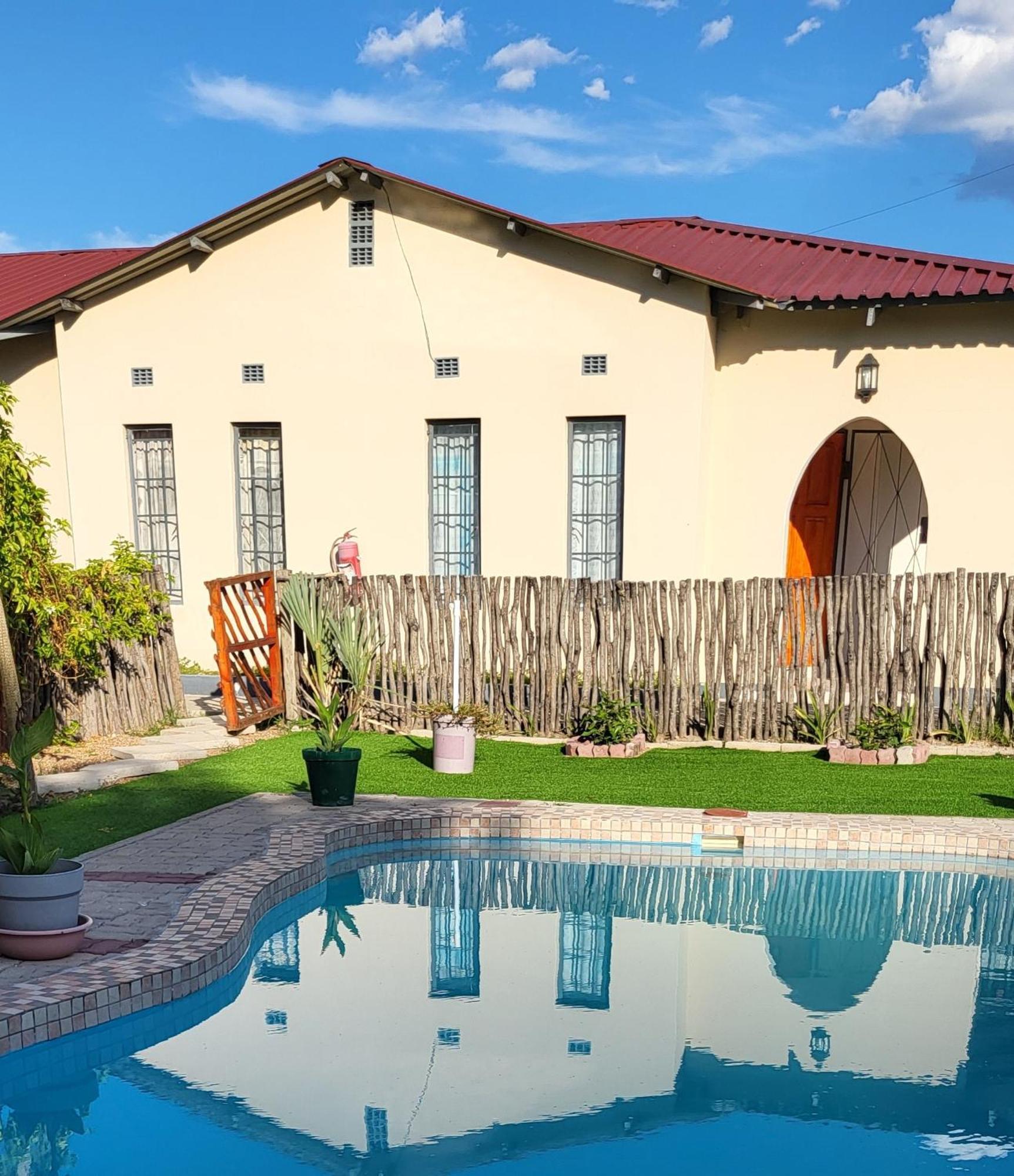 Maun Luxury Oasis Apartment Екстериор снимка
